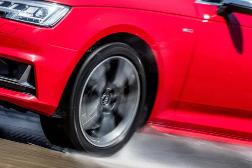 Bridgestone Potenza Sport Miniatuur 5568x3712
