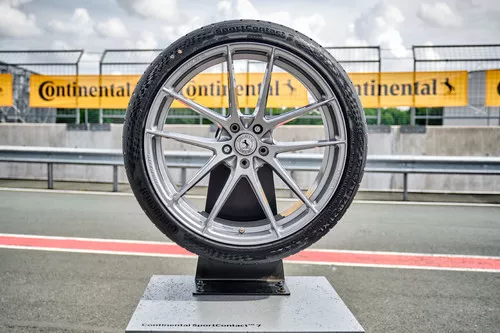 Continental SportContact 7 Miniatuur 4724x3150