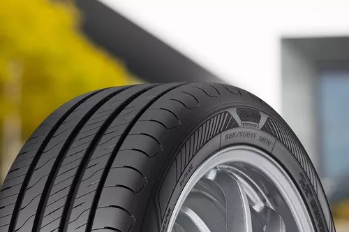 Goodyear Efficient Grip Performance 2 Miniatuur 8688x5771