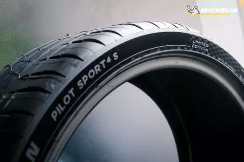 Michelin Pilot Sport 4 S Miniatuur 1280x853