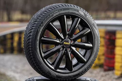 Pirelli Cinturato All Season SF2 Miniatuur 3543x2357